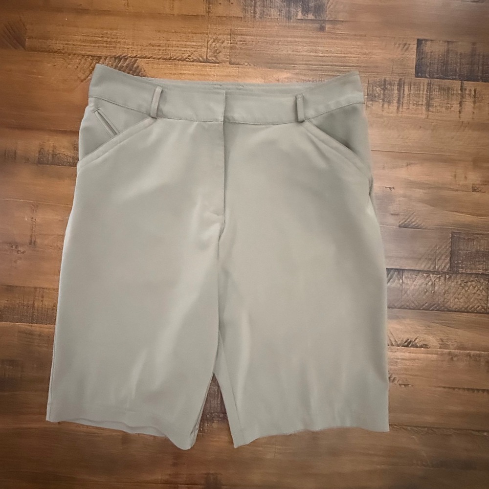 Nike Golf Dri-FIT Women's Shorts Medium Size 10 Olive Green Athletic Casual